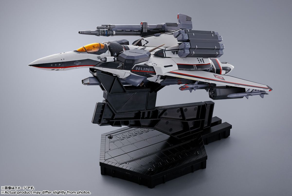  Bandai DX Chogokin VF-171EX Armored Nightmare Plus EX (Alto Saotome's Unit) Revival Ver. Figure (Macross Frontier)