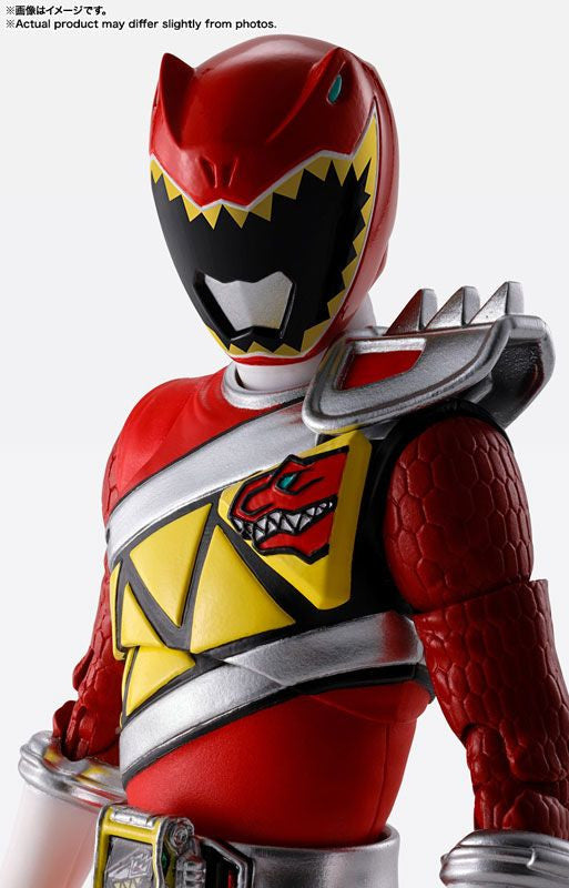  Bandai S.H.Figuarts (Shinkocchou Seihou) Kyoryu Red Figure (Zyuden Sentai Kyoryuger)