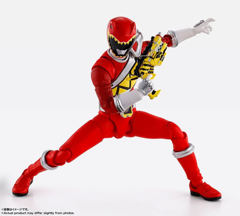  Bandai S.H.Figuarts (Shinkocchou Seihou) Kyoryu Red Figure (Zyuden Sentai Kyoryuger)