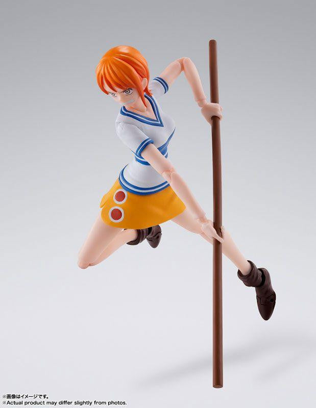  Bandai S.H. Figuarts Nami -Romance Dawn- Figure (One Piece)