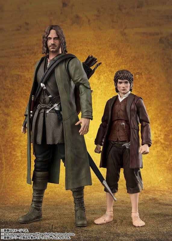 Bandai S.H.Figuarts Frodo Baggins & Gollum Figure (The Lord Of The Rings)